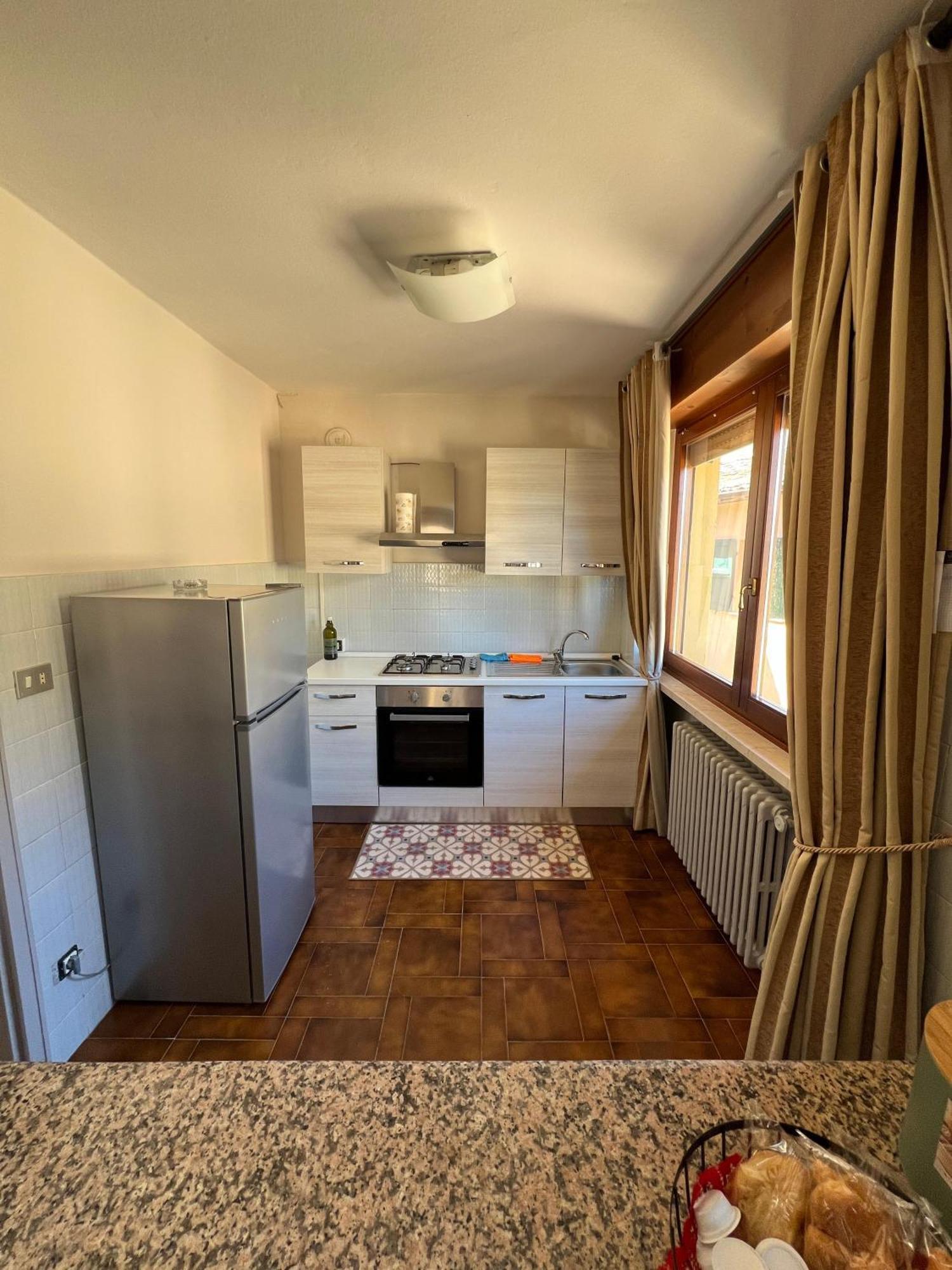 B&B Al Vittoriale Da Maja การ์โดเน ริเวียรา ภายนอก รูปภาพ