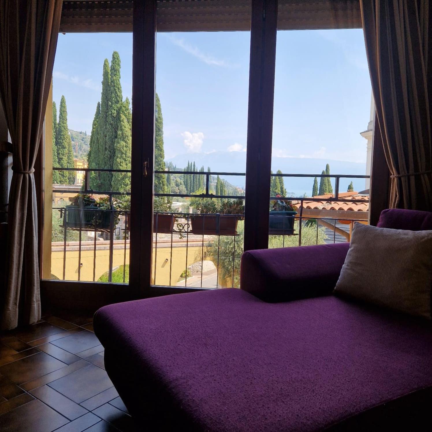 B&B Al Vittoriale Da Maja การ์โดเน ริเวียรา ภายนอก รูปภาพ