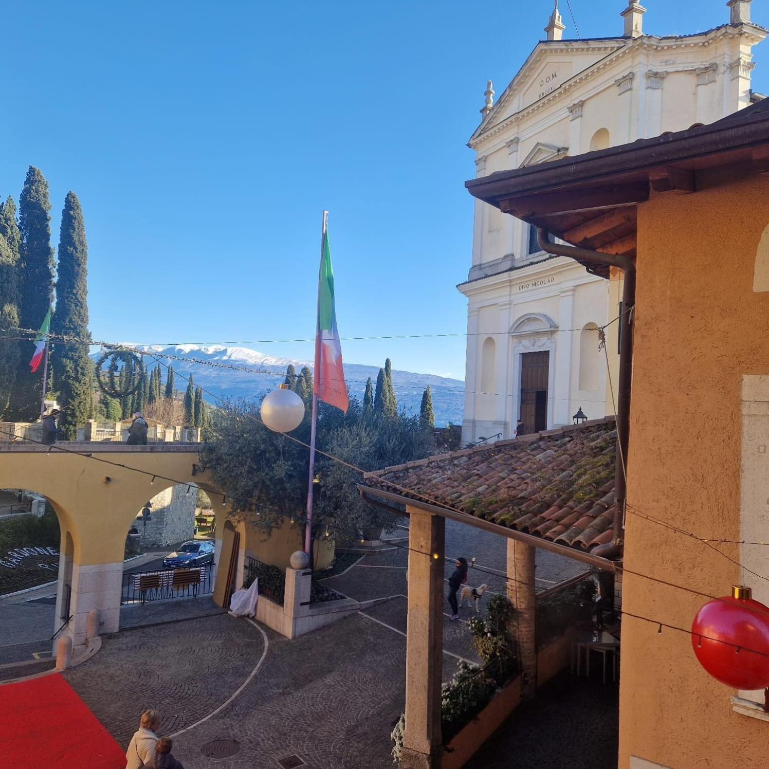 B&B Al Vittoriale Da Maja การ์โดเน ริเวียรา ภายนอก รูปภาพ
