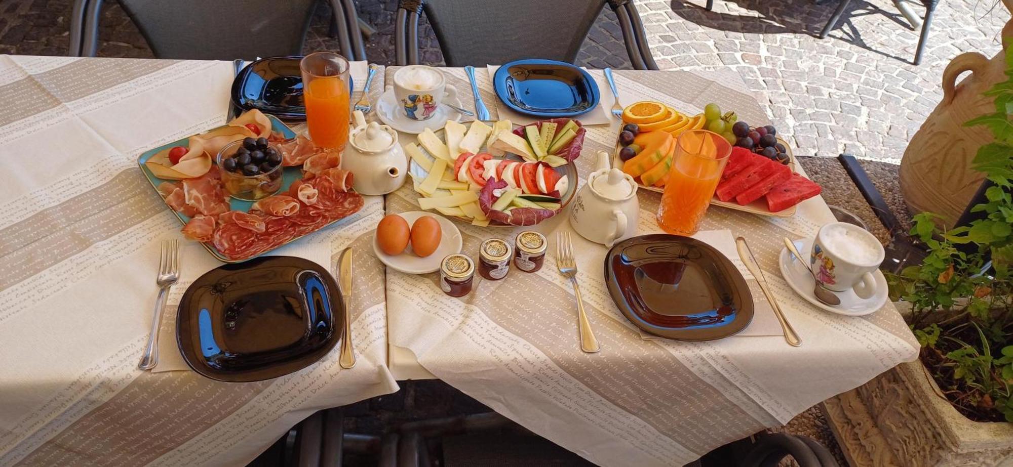 B&B Al Vittoriale Da Maja การ์โดเน ริเวียรา ภายนอก รูปภาพ