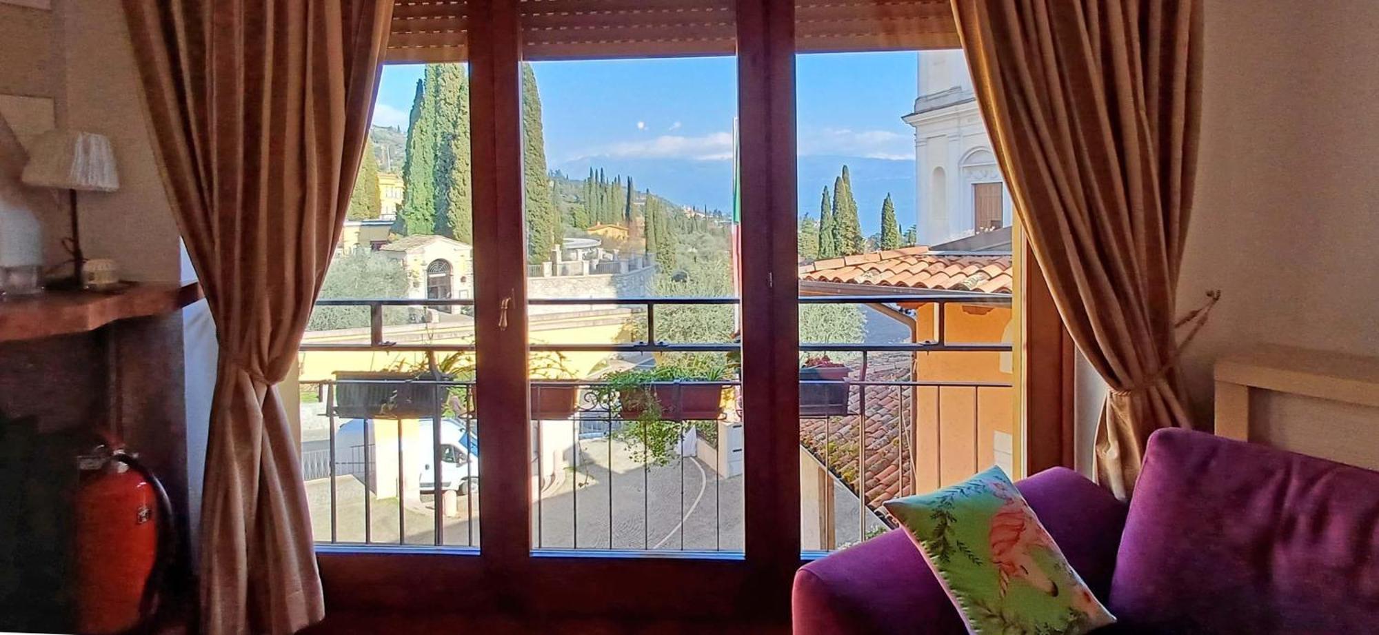 B&B Al Vittoriale Da Maja การ์โดเน ริเวียรา ภายนอก รูปภาพ