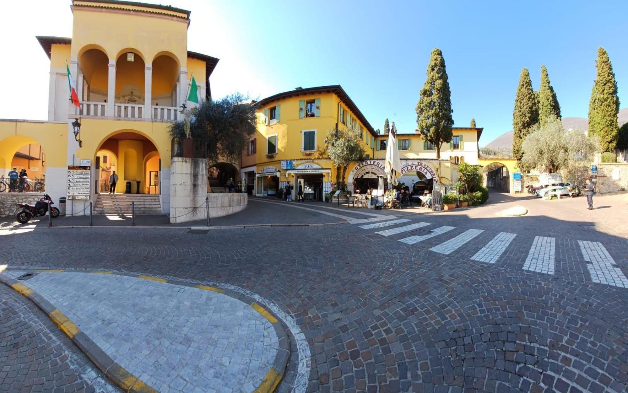 B&B Al Vittoriale Da Maja การ์โดเน ริเวียรา ภายนอก รูปภาพ