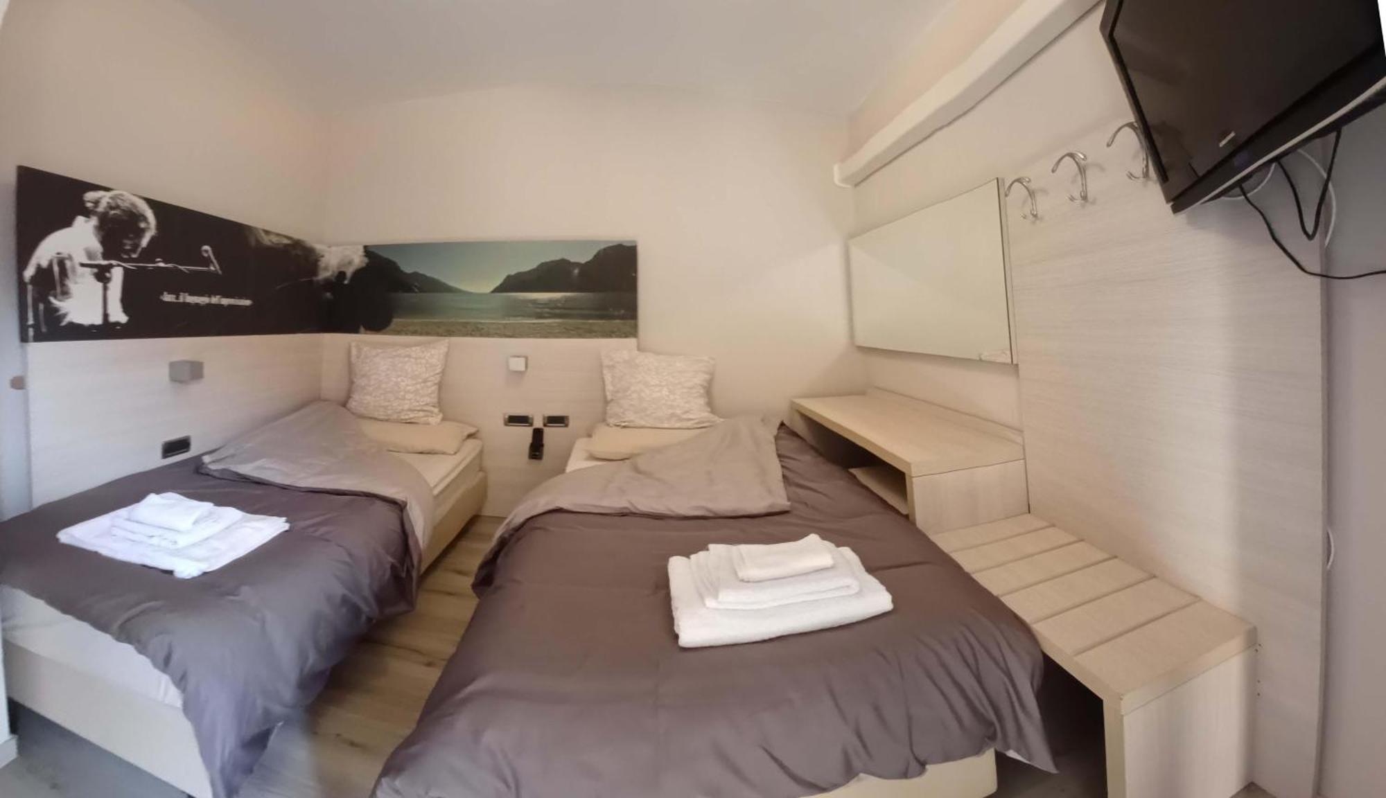 B&B Al Vittoriale Da Maja การ์โดเน ริเวียรา ภายนอก รูปภาพ