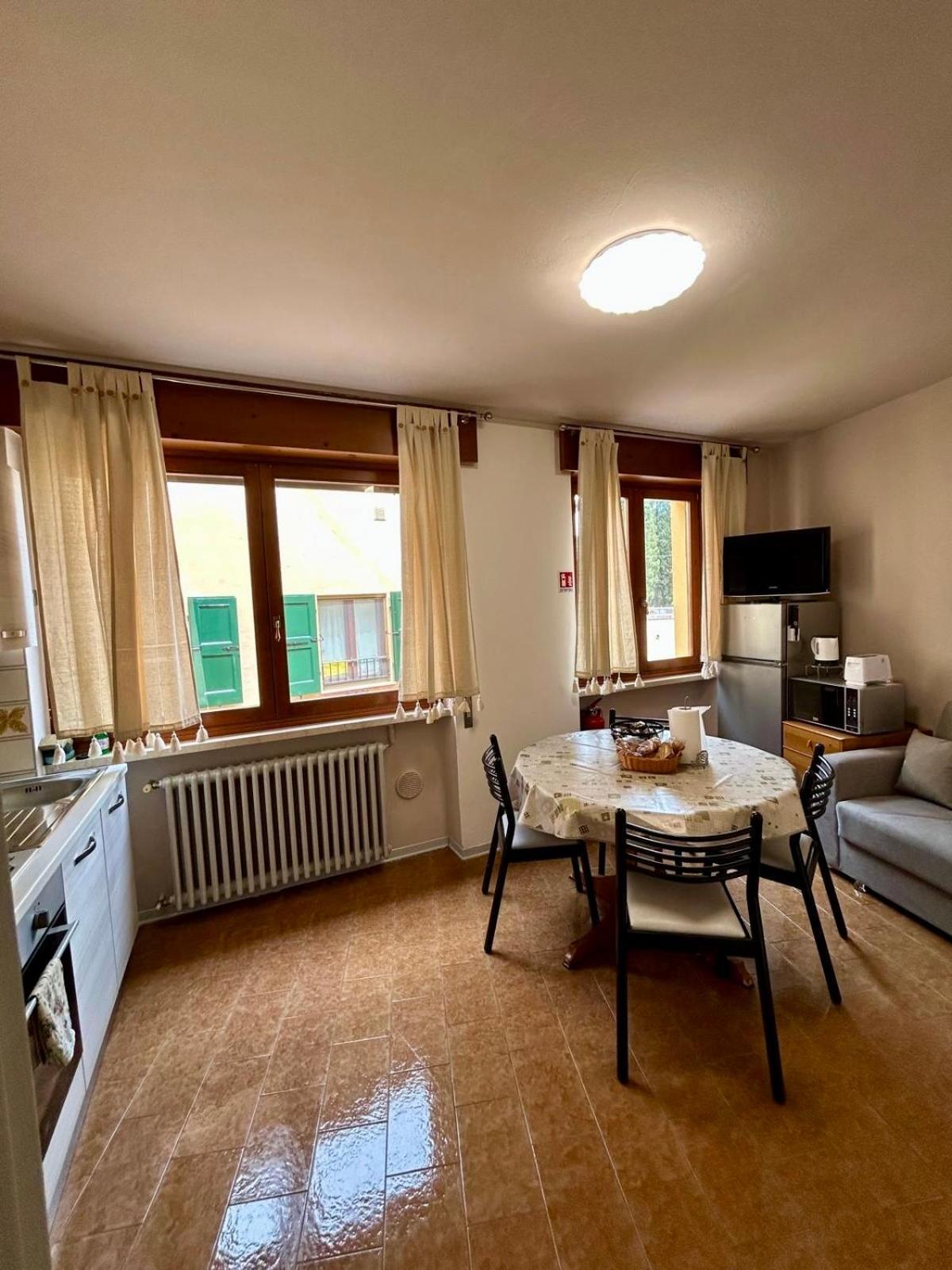 B&B Al Vittoriale Da Maja การ์โดเน ริเวียรา ภายนอก รูปภาพ