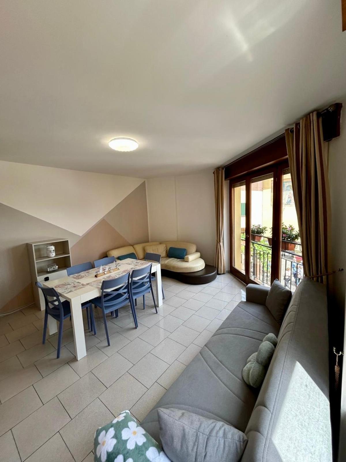 B&B Al Vittoriale Da Maja การ์โดเน ริเวียรา ภายนอก รูปภาพ