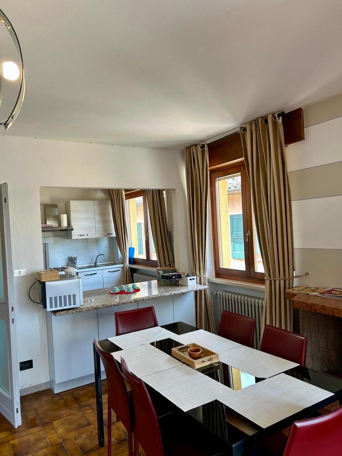 B&B Al Vittoriale Da Maja การ์โดเน ริเวียรา ภายนอก รูปภาพ